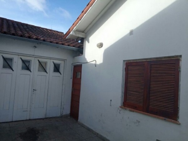 PROPIEDAD EN BLOCK. CHALET 3 AMBIENTES MAS PH 4 AMBIENTES.GARAGE,DEPOSITO