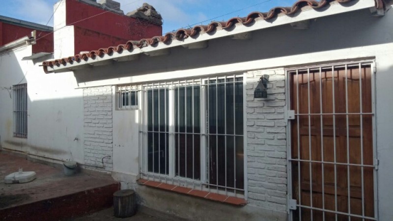 PROPIEDAD EN BLOCK. CHALET 3 AMBIENTES MAS PH 4 AMBIENTES.GARAGE,DEPOSITO