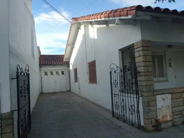 PROPIEDAD EN BLOCK. CHALET 3 AMBIENTES MAS PH 4 AMBIENTES.GARAGE,DEPOSITO