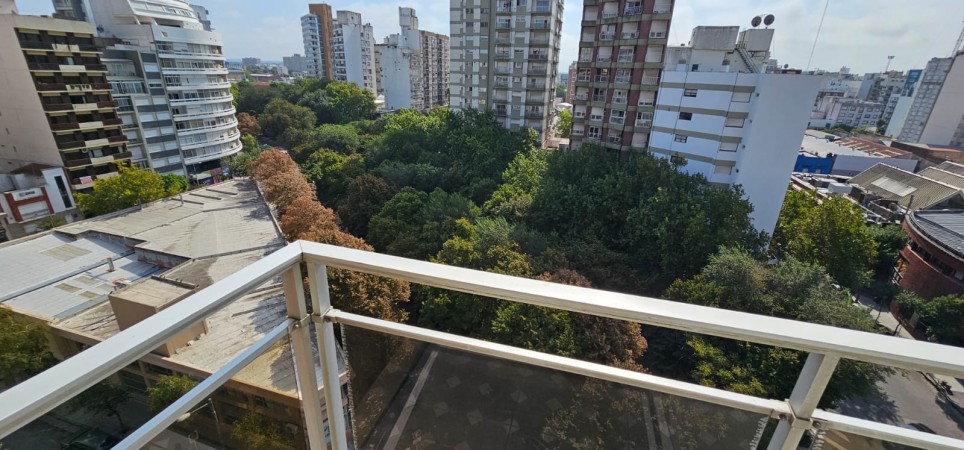 2 AMBIENTES CON BALCON CORRIDO.